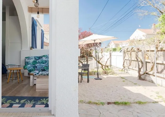 Charmante Maison A 100M De La Plage